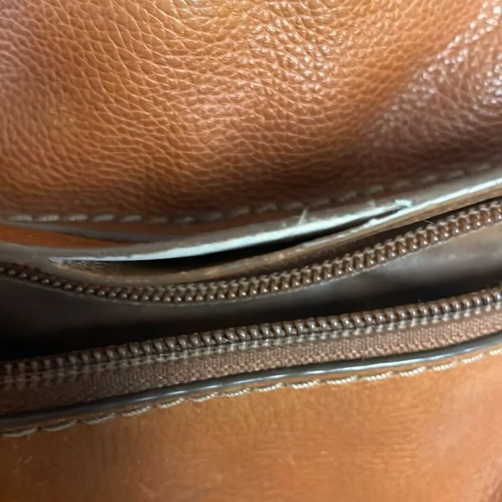 FOSSIL Brown Cowhide Leather Messenger Style Shoulder Bag READ - Picture 14 of 14
